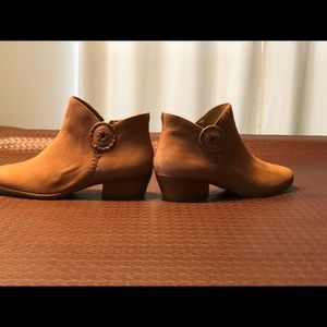 NWOB Jack Rogers suede ankle boots 9
